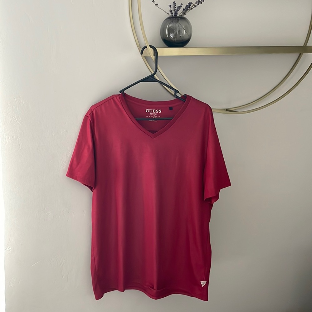 Men’s Guess V Neck T Shirt